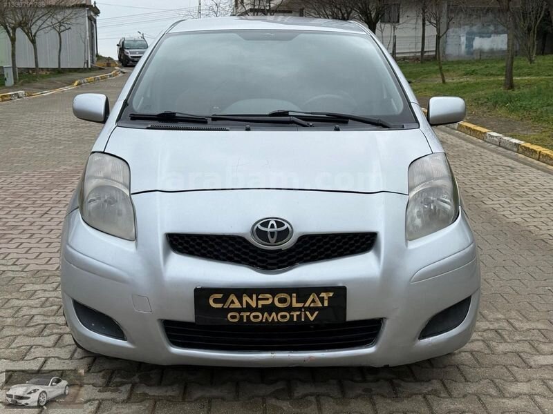 Galeriden Toyota Yaris 1.4 D-4D Terra 2011 Model İstanbul 220.000 km Gri