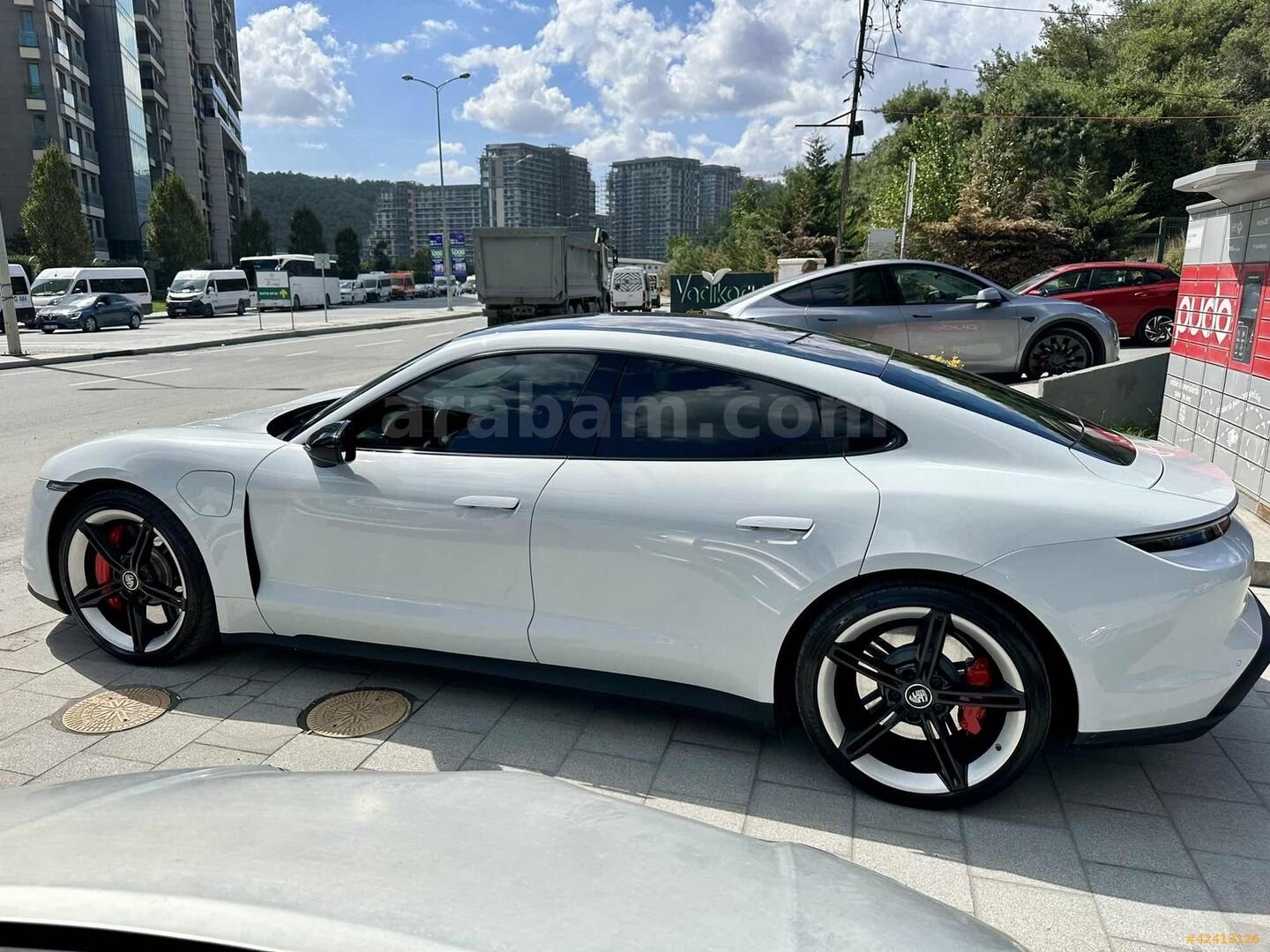 Galeriden Porsche Taycan Elektrik 2021 Model İstanbul 78.000 km Beyaz 7