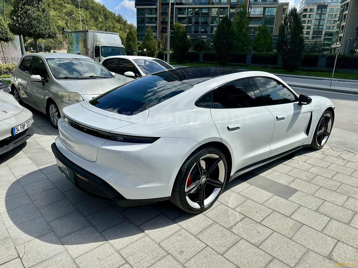 Galeriden Porsche Taycan Elektrik 2021 Model İstanbul 78.000 km Beyaz 6