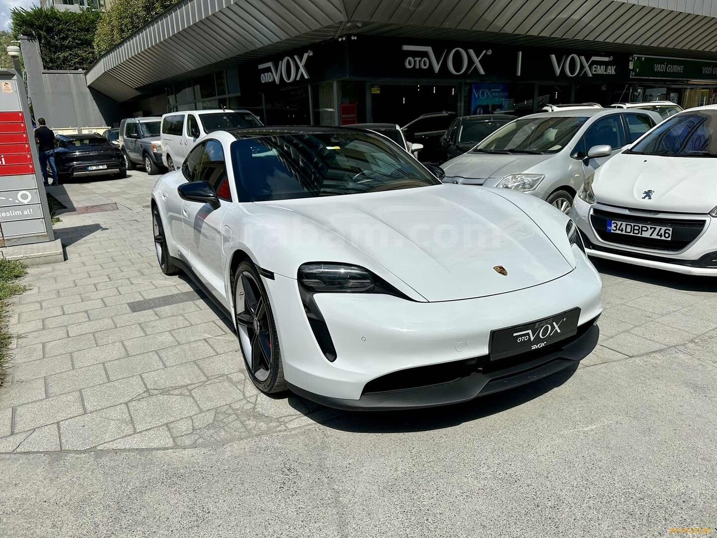 Galeriden Porsche Taycan Elektrik 2021 Model İstanbul 78.000 km Beyaz 3