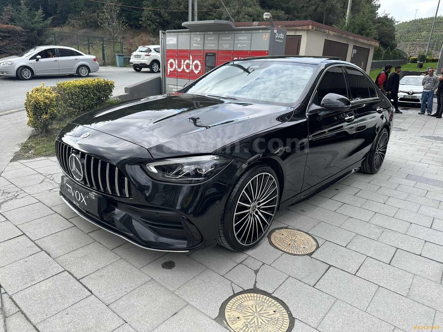 Galeriden Mercedes - Benz C 200 AMG 2023 Model İstanbul 25.000 km Siyah 4