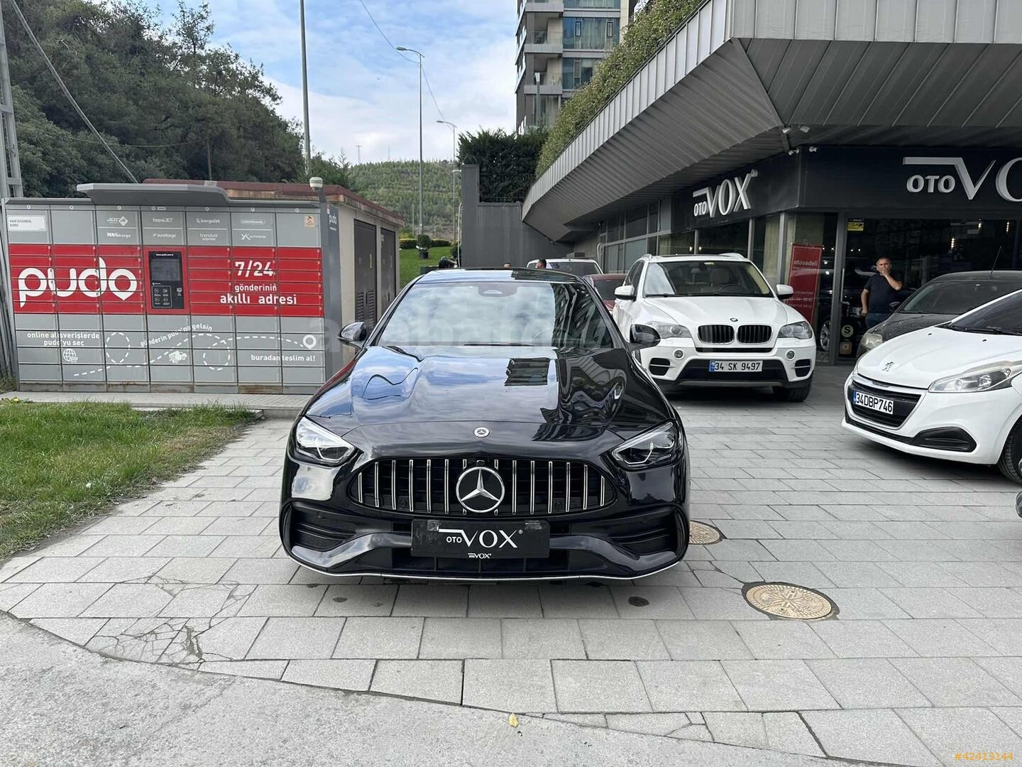 Galeriden Mercedes - Benz C 200 AMG 2023 Model İstanbul 25.000 km Siyah 3