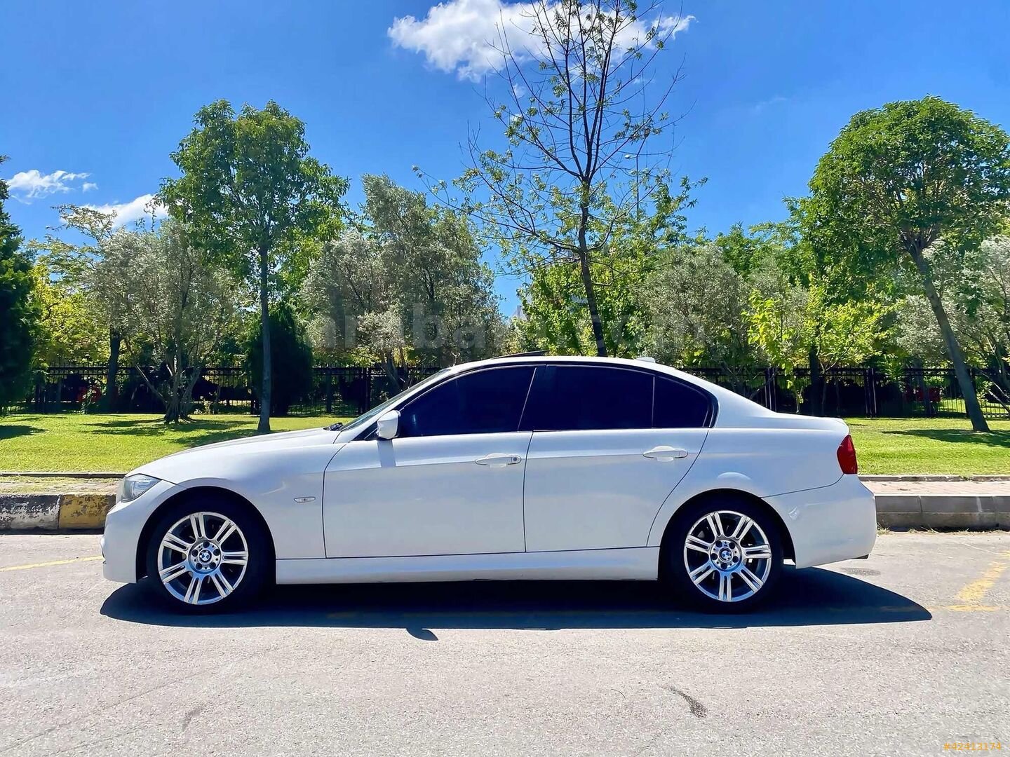 Galeriden BMW 3 Serisi 320d M Sport 2012 Model İstanbul 210.000 km Beyaz 4