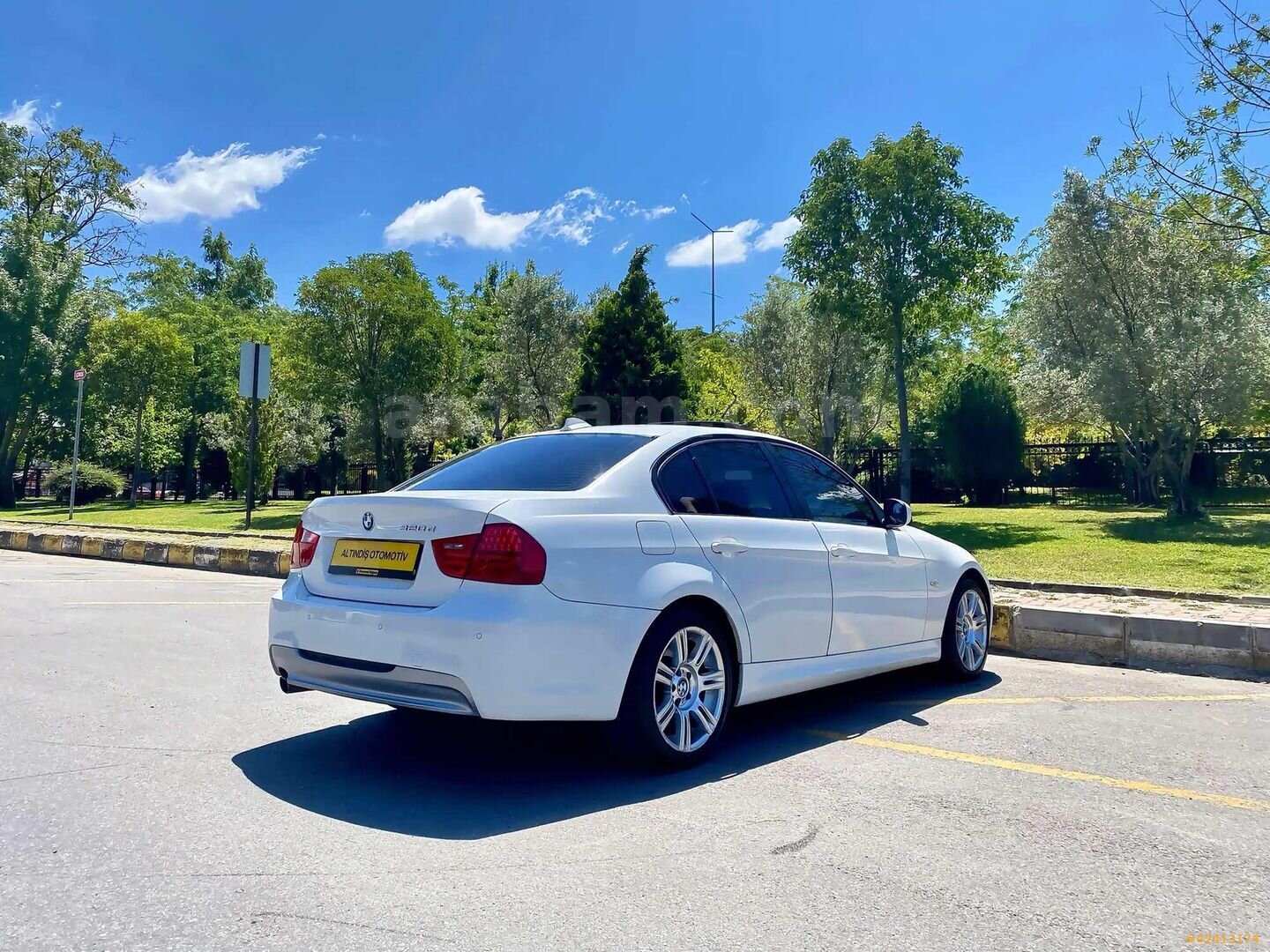 Galeriden BMW 3 Serisi 320d M Sport 2012 Model İstanbul 210.000 km Beyaz 7