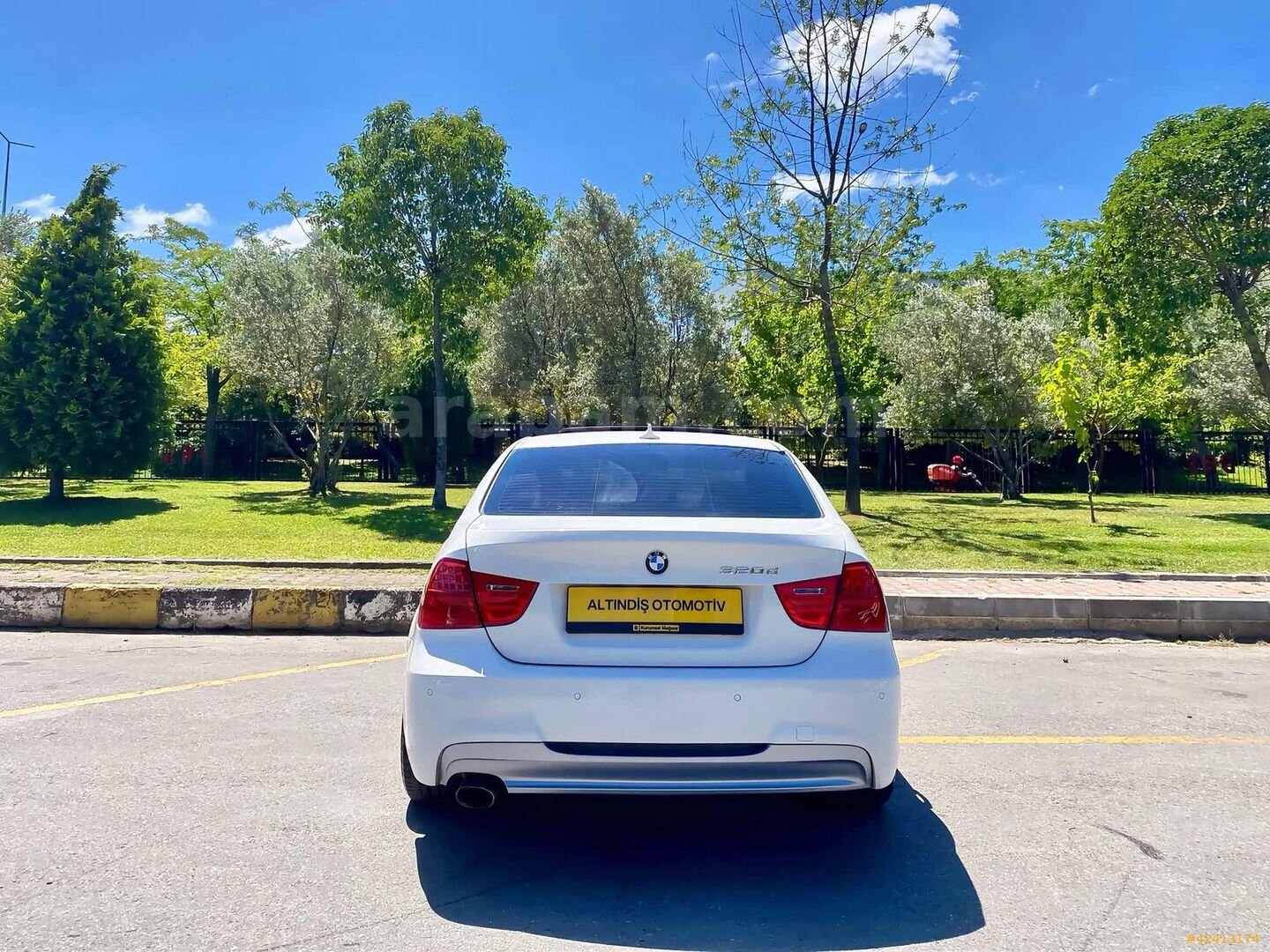 Galeriden BMW 3 Serisi 320d M Sport 2012 Model İstanbul 210.000 km Beyaz 6