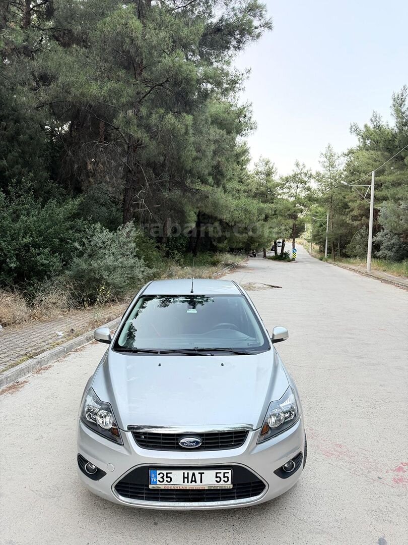 Sahibinden Ford Focus 1.6 TDCi Titanium 2009 Model İzmir 256.000 km Gri (metalik) 7