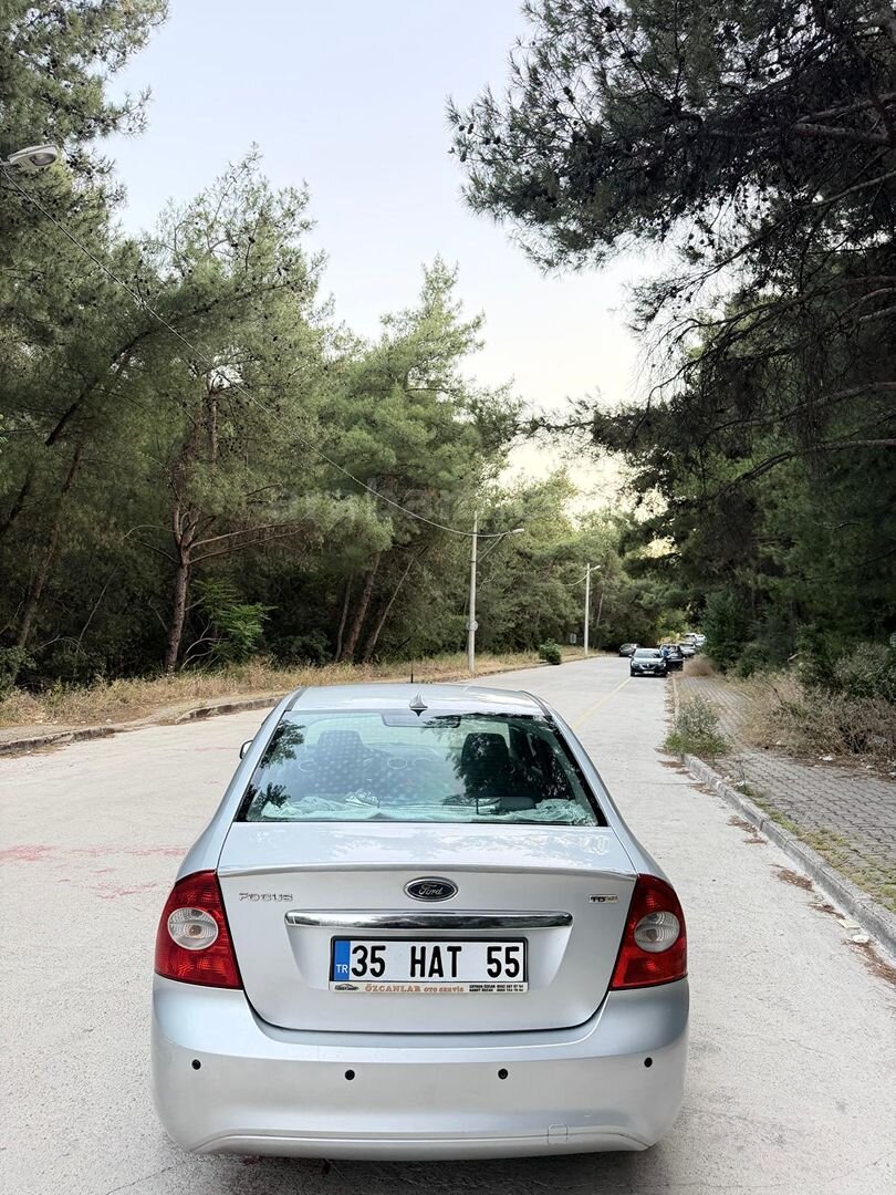 Sahibinden Ford Focus 1.6 TDCi Titanium 2009 Model İzmir 256.000 km Gri (metalik) 5