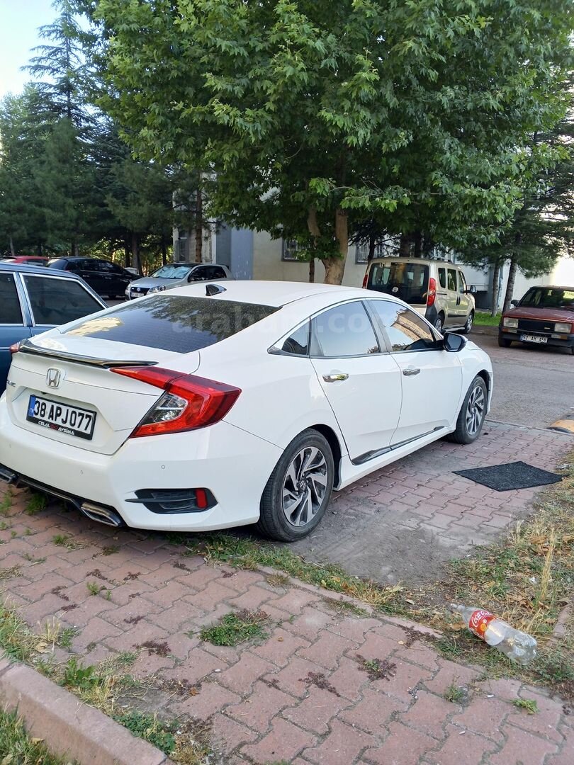 Sahibinden Honda Civic 1.6i VTEC Executive 2017 Model Kayseri 191.000 km Beyaz 3