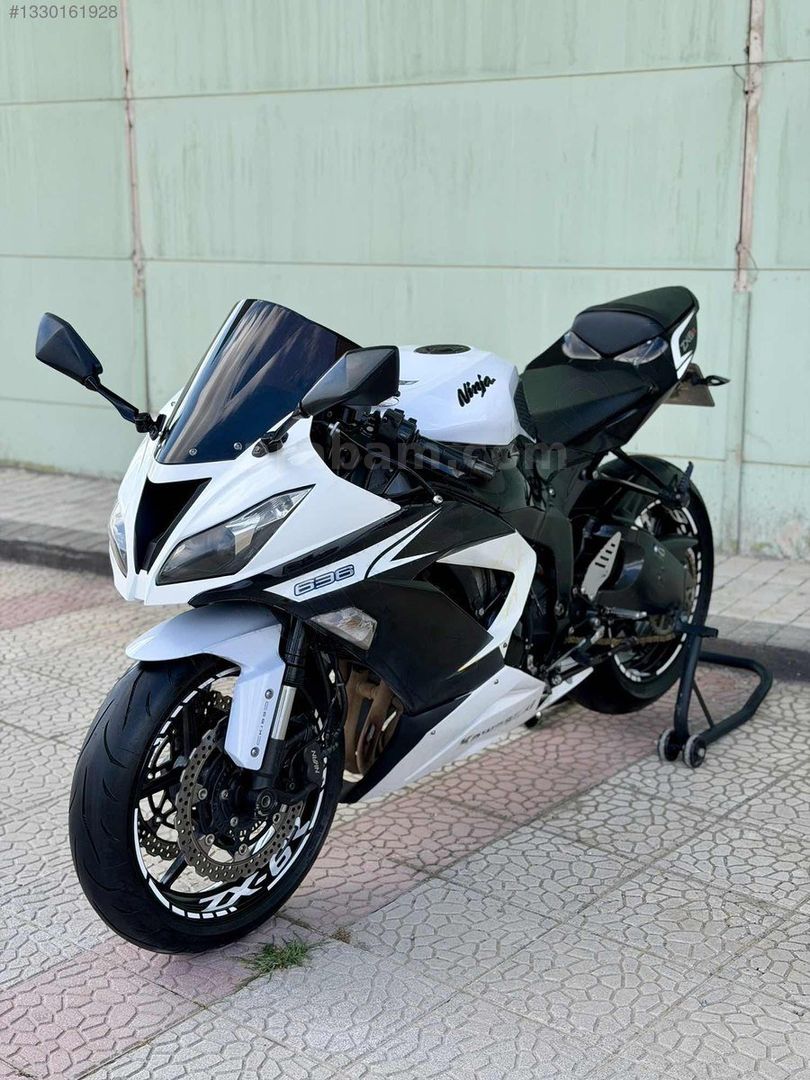 Galeriden Kawasaki Ninja ZX 6R 2013 Model Samsun 45.000 km Beyaz