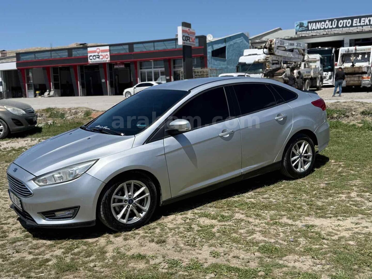 Sahibinden Ford Focus 1.5 TDCi Style 2015 Model Van 253.000 km Gri 3