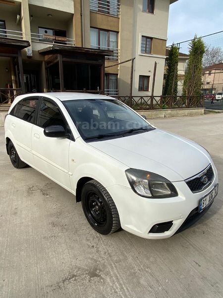 Sahibinden Kia Rio 1.5 CRDi EX Comfort 2011 Model Düzce 178.000 km Beyaz