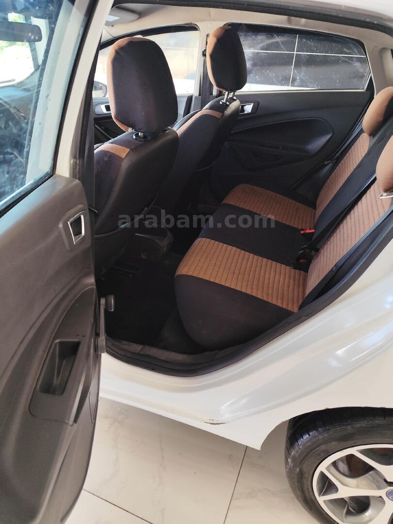 Sahibinden Ford Fiesta 1.5 TDCi Trend 2013 Model Konya 460.000 km Beyaz 6