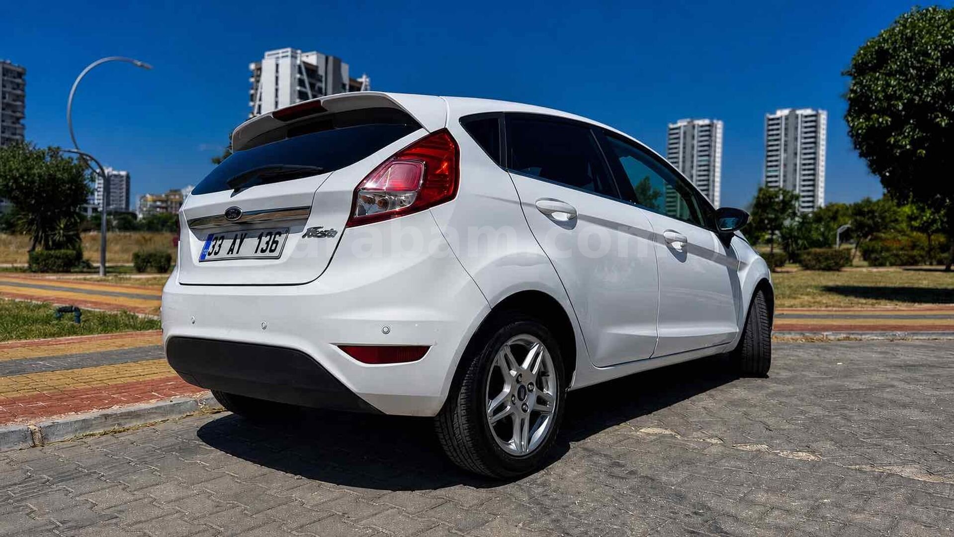Sahibinden Ford Fiesta 1.5 TDCi Titanium 2014 Model Mersin 125.143 km Beyaz 7