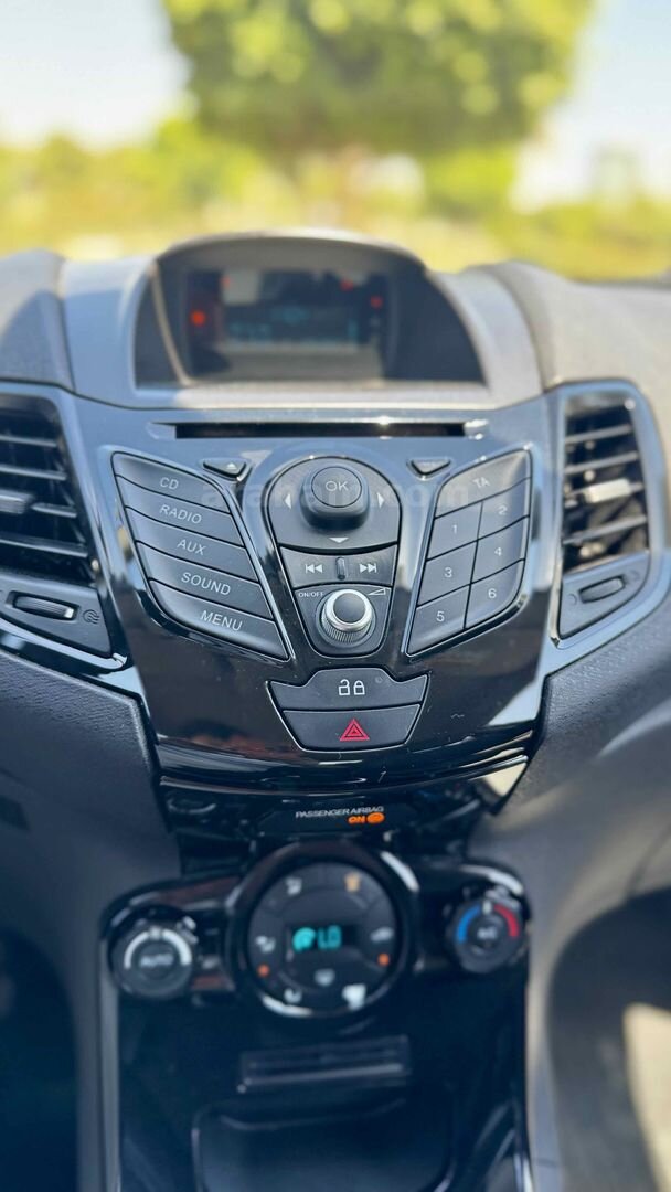 Sahibinden Ford Fiesta 1.5 TDCi Titanium 2014 Model Mersin 125.143 km Beyaz 6