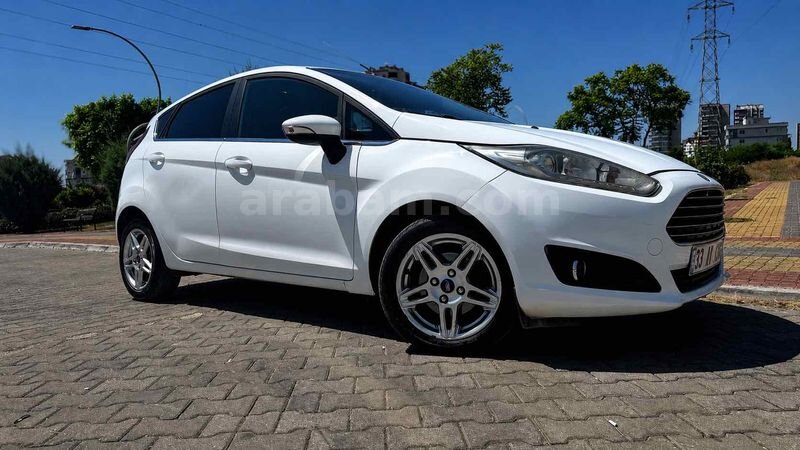 Sahibinden Ford Fiesta 1.5 TDCi Titanium 2014 Model Mersin 125.143 km Beyaz