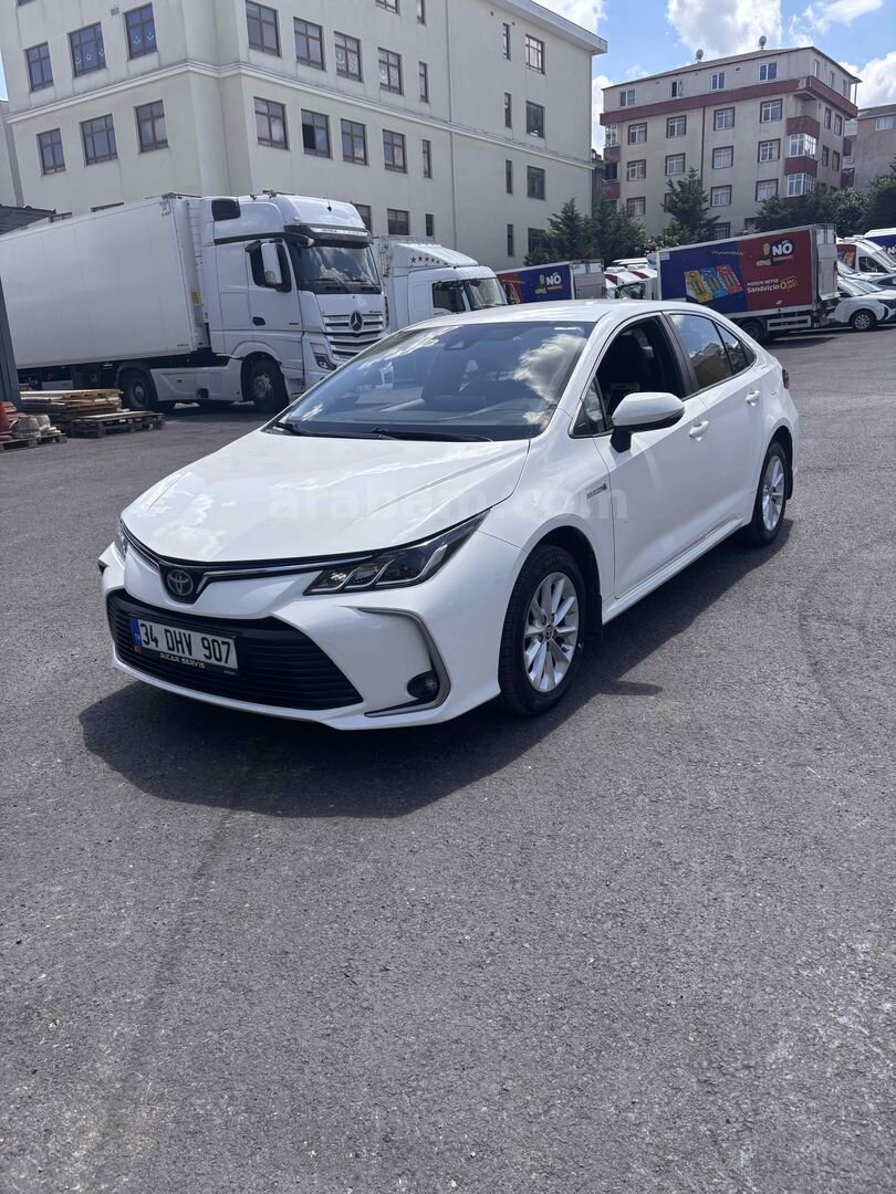 Sahibinden Toyota Corolla 1.8 Hybrid Dream 2020 Model İstanbul 120.700 km Beyaz 5