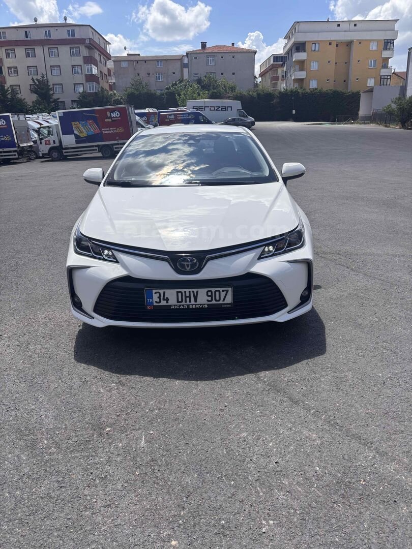 Sahibinden Toyota Corolla 1.8 Hybrid Dream 2020 Model İstanbul 120.700 km Beyaz 6