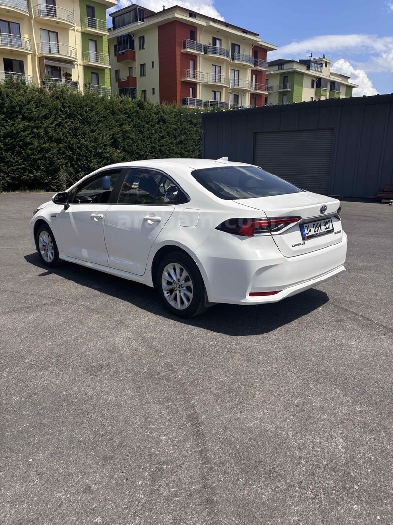 Sahibinden Toyota Corolla 1.8 Hybrid Dream 2020 Model İstanbul 120.700 km Beyaz 4