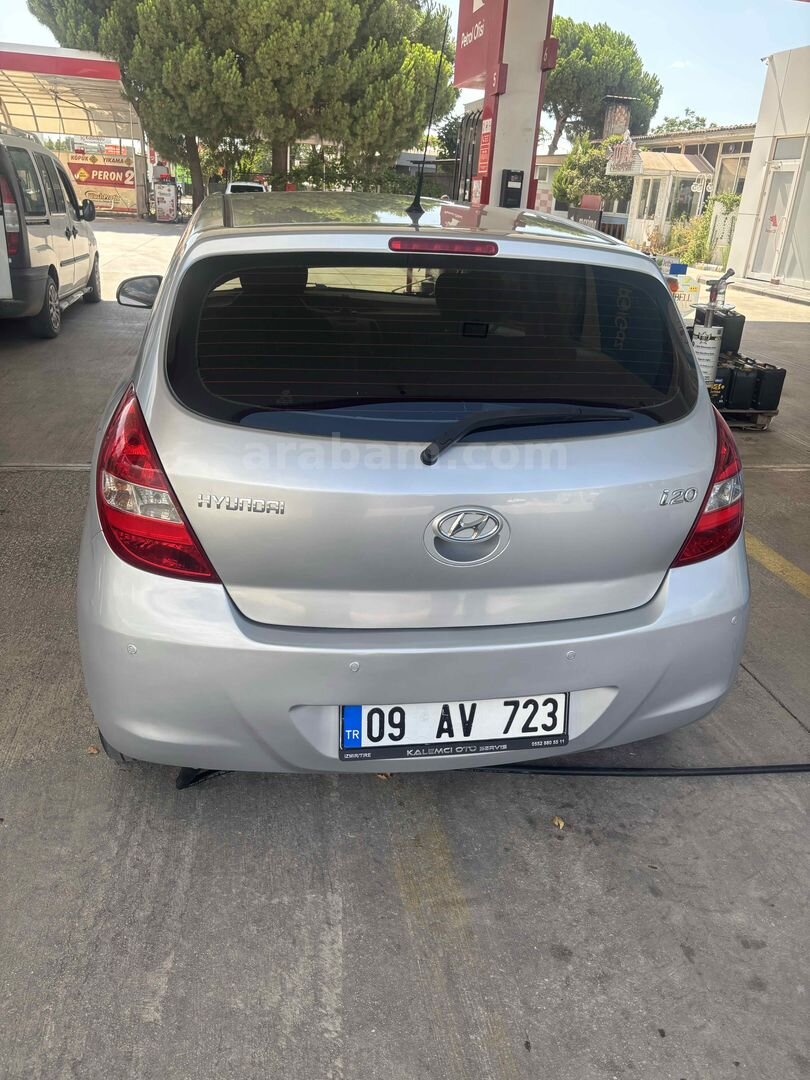 Sahibinden Hyundai i20 1.2 D-CVVT Jump 2012 Model İzmir 213.000 km Gri 3