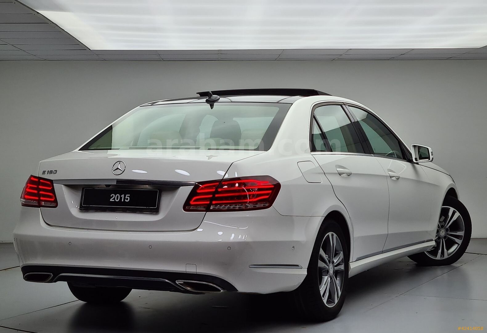 Galeriden Mercedes - Benz E 180 Edition 2015 Model İstanbul 9.699 km Beyaz 2