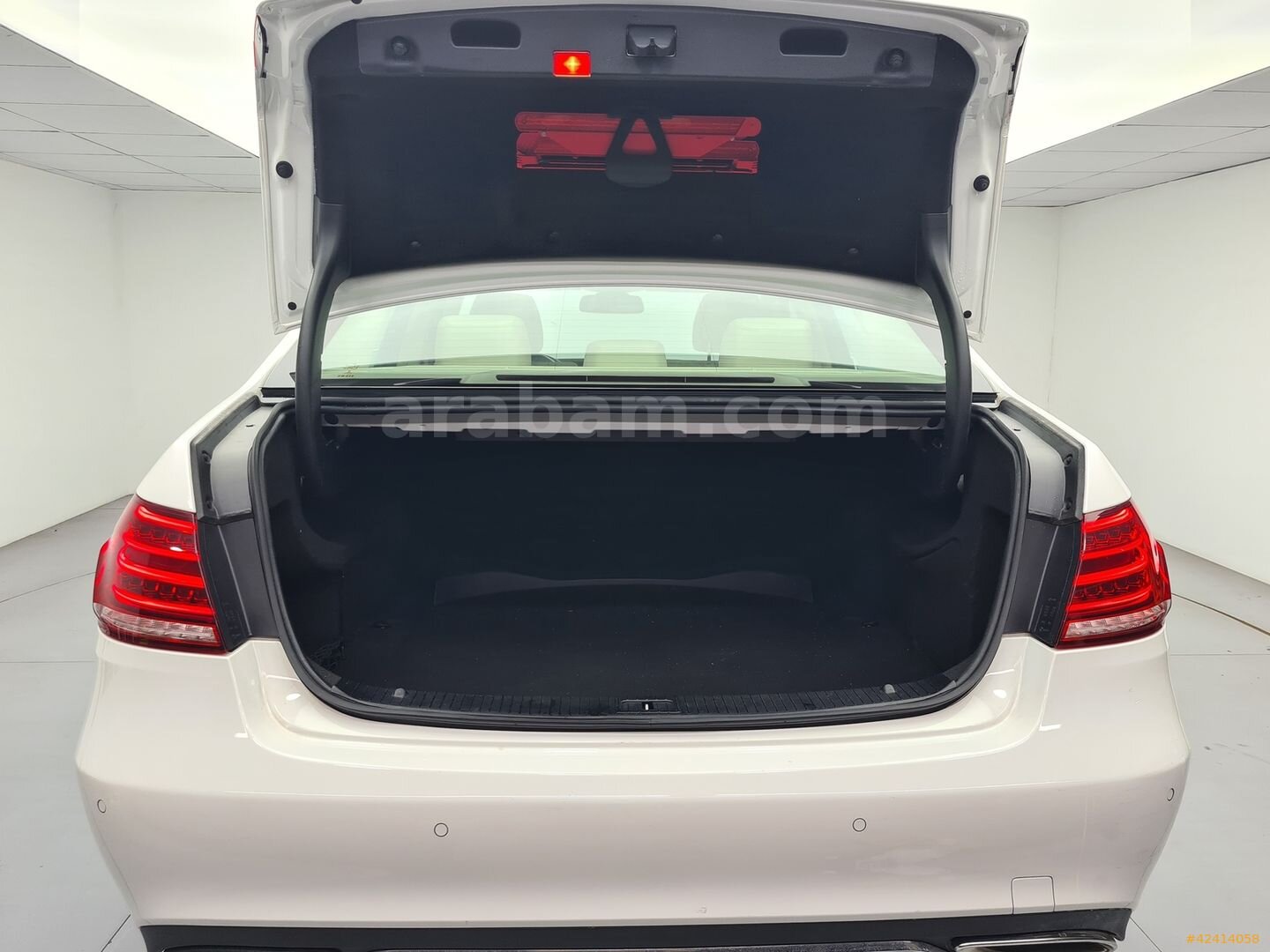Galeriden Mercedes - Benz E 180 Edition 2015 Model İstanbul 9.699 km Beyaz 7