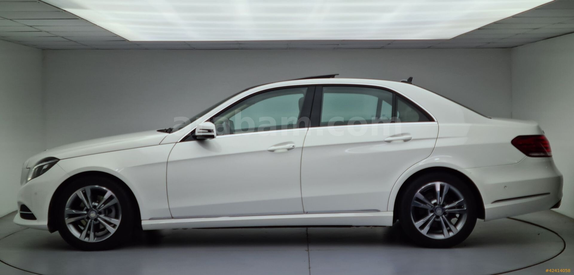 Galeriden Mercedes - Benz E 180 Edition 2015 Model İstanbul 9.699 km Beyaz 5