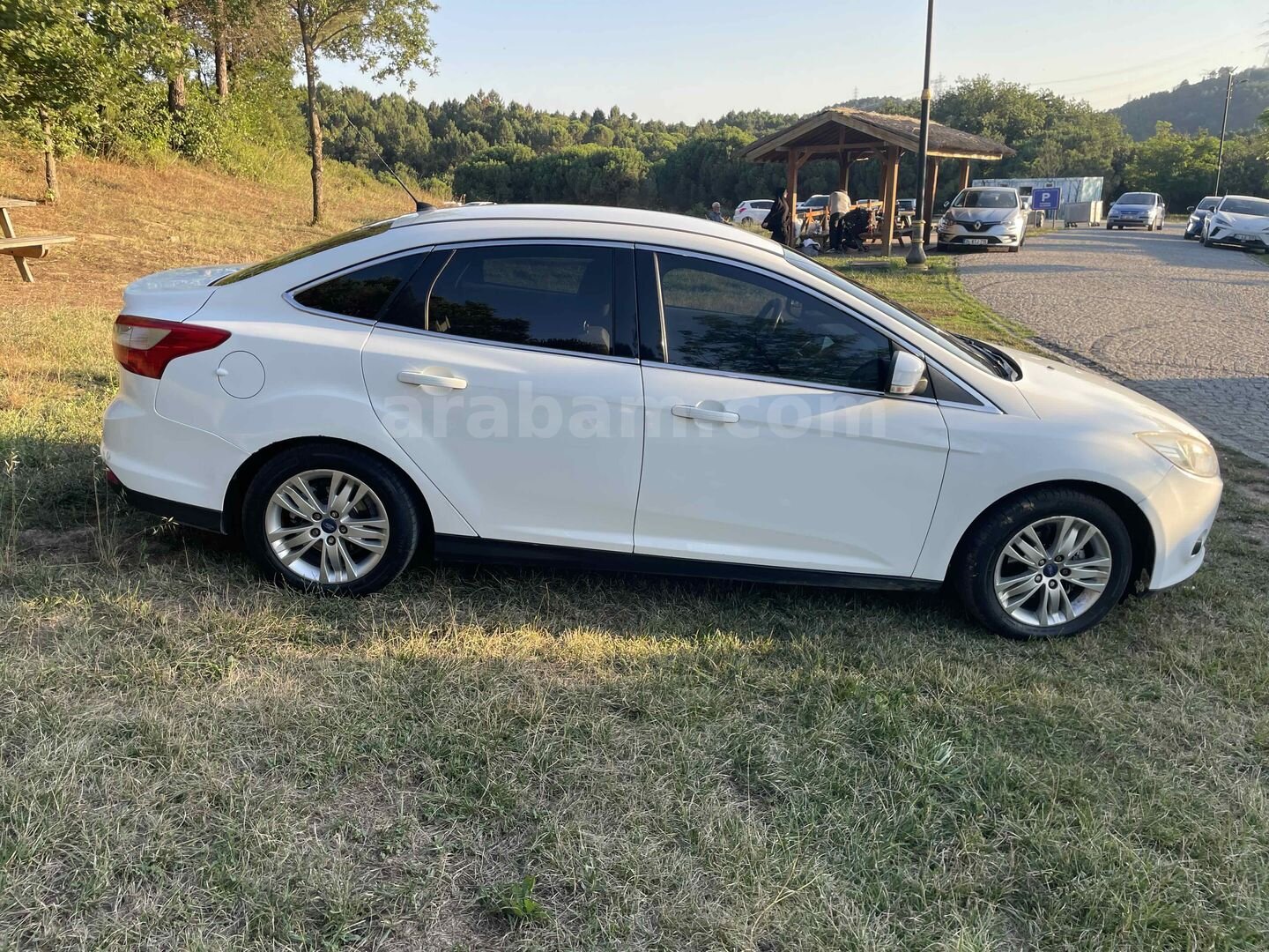 Sahibinden Ford Focus 1.6 TDCi Trend X 2014 Model İstanbul 222.000 km Beyaz 5