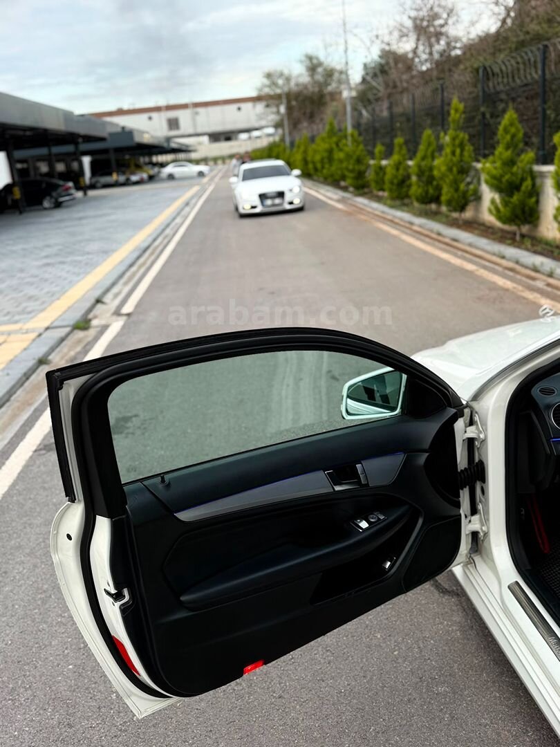 Galeriden Mercedes - Benz C 250 BlueEFFICIENCY AMG 2011 Model Adana 250.000 km Beyaz 4