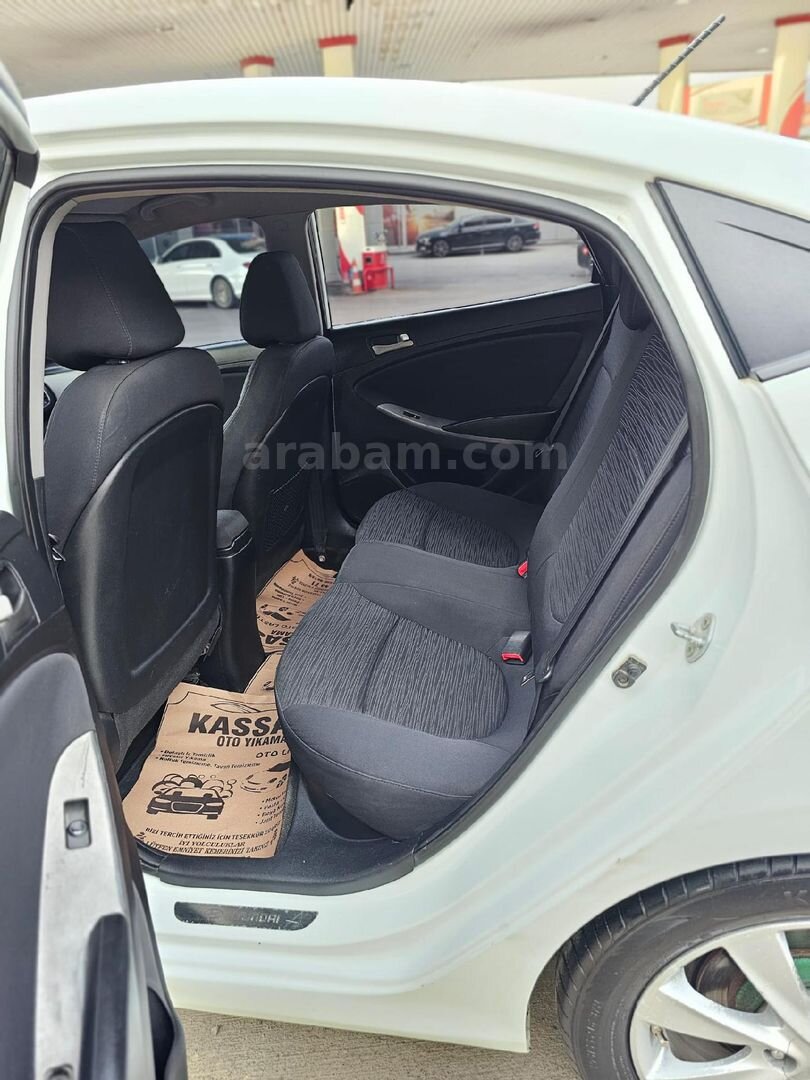 Sahibinden Hyundai Accent Blue 1.6 CRDI Biz 2015 Model Hatay 230.000 km Beyaz 7