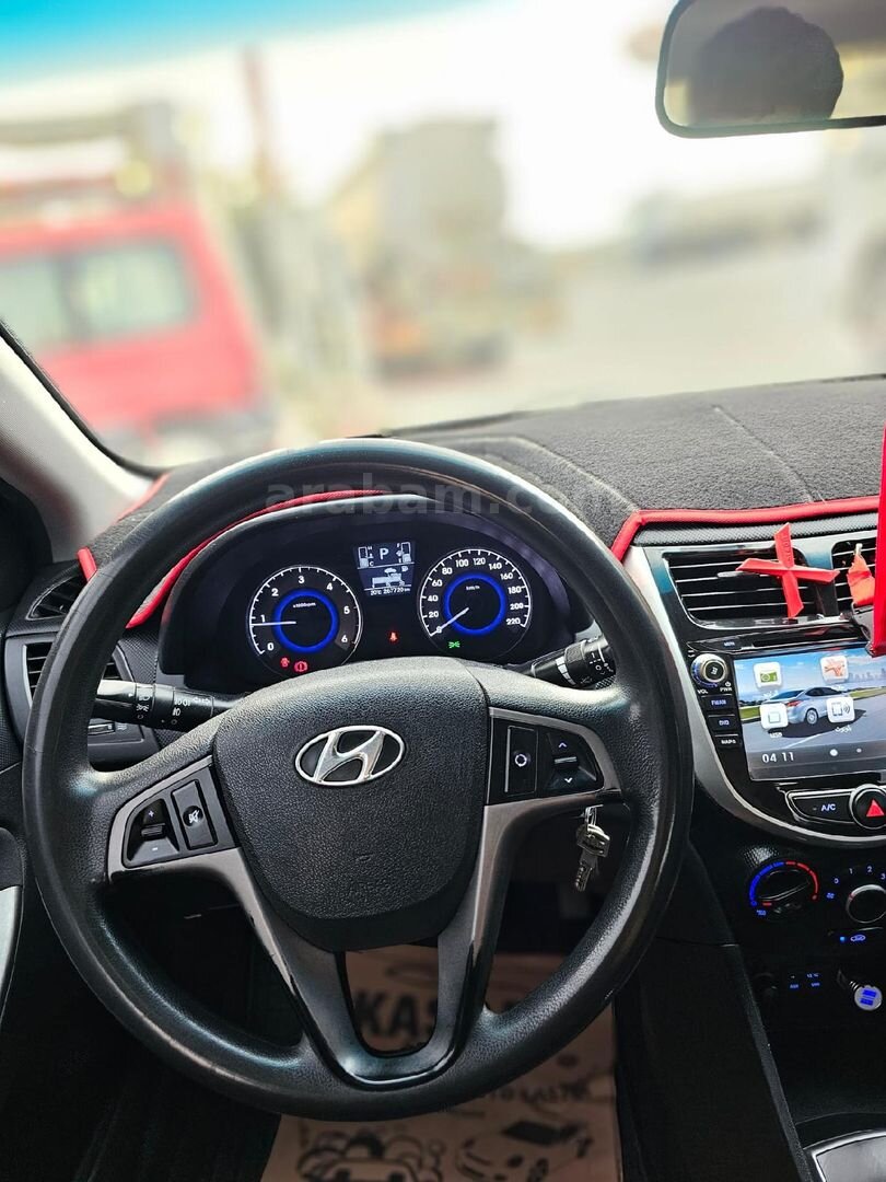 Sahibinden Hyundai Accent Blue 1.6 CRDI Biz 2015 Model Hatay 230.000 km Beyaz 5
