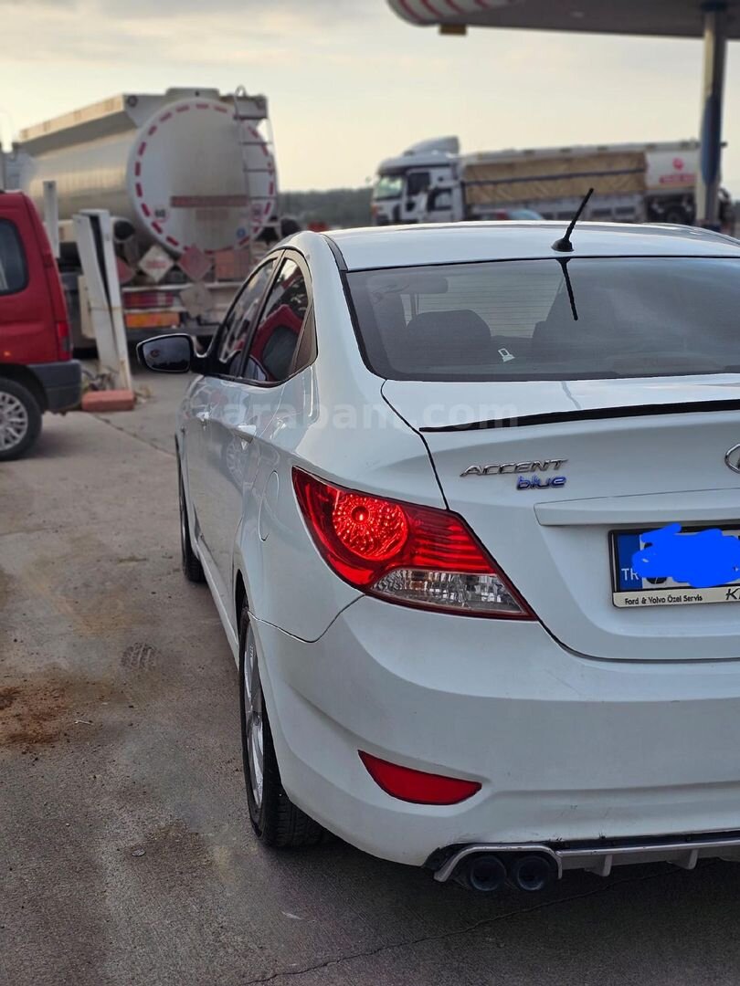 Sahibinden Hyundai Accent Blue 1.6 CRDI Biz 2015 Model Hatay 230.000 km Beyaz 6