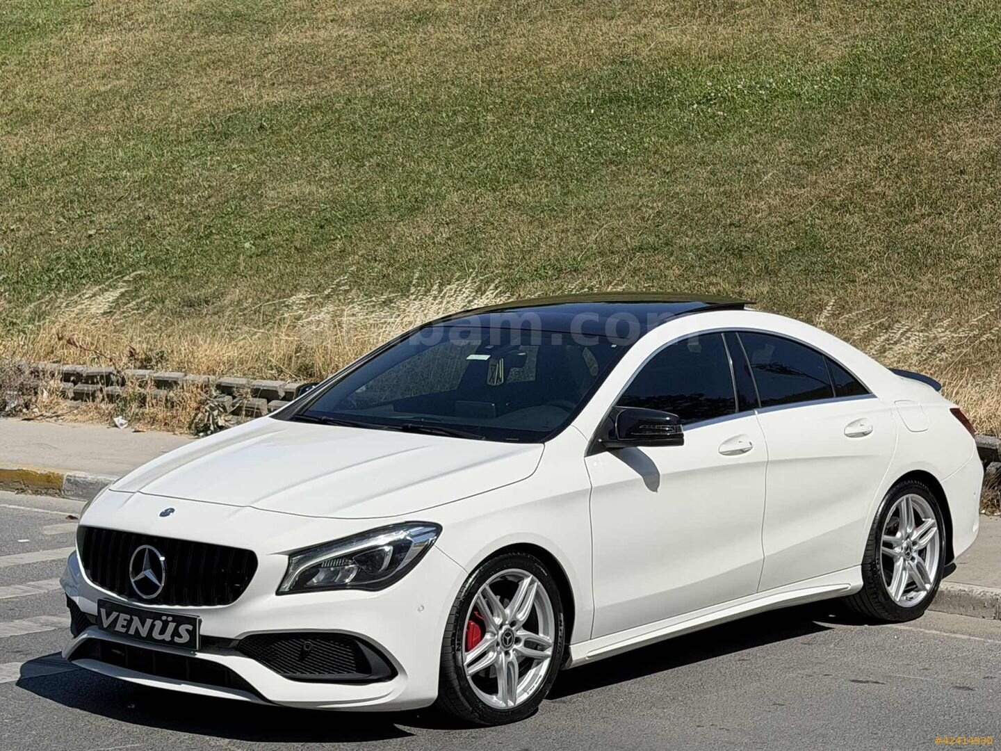 Galeriden Mercedes - Benz CLA 200 AMG 2016 Model İstanbul 90.000 km Beyaz 1