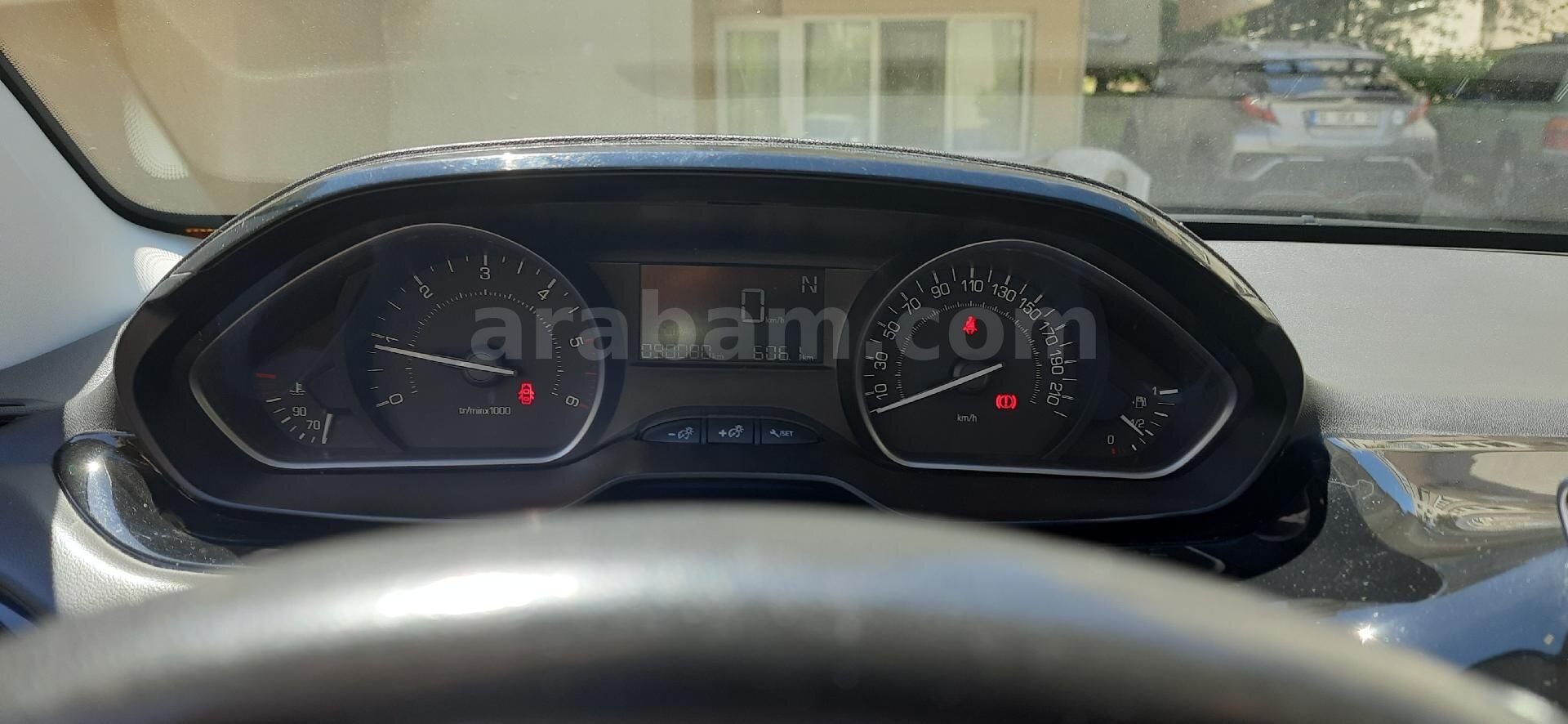Sahibinden Peugeot 208 1.6 BlueHDi Active 2017 Model Bursa 92.000 km Kırmızı 5
