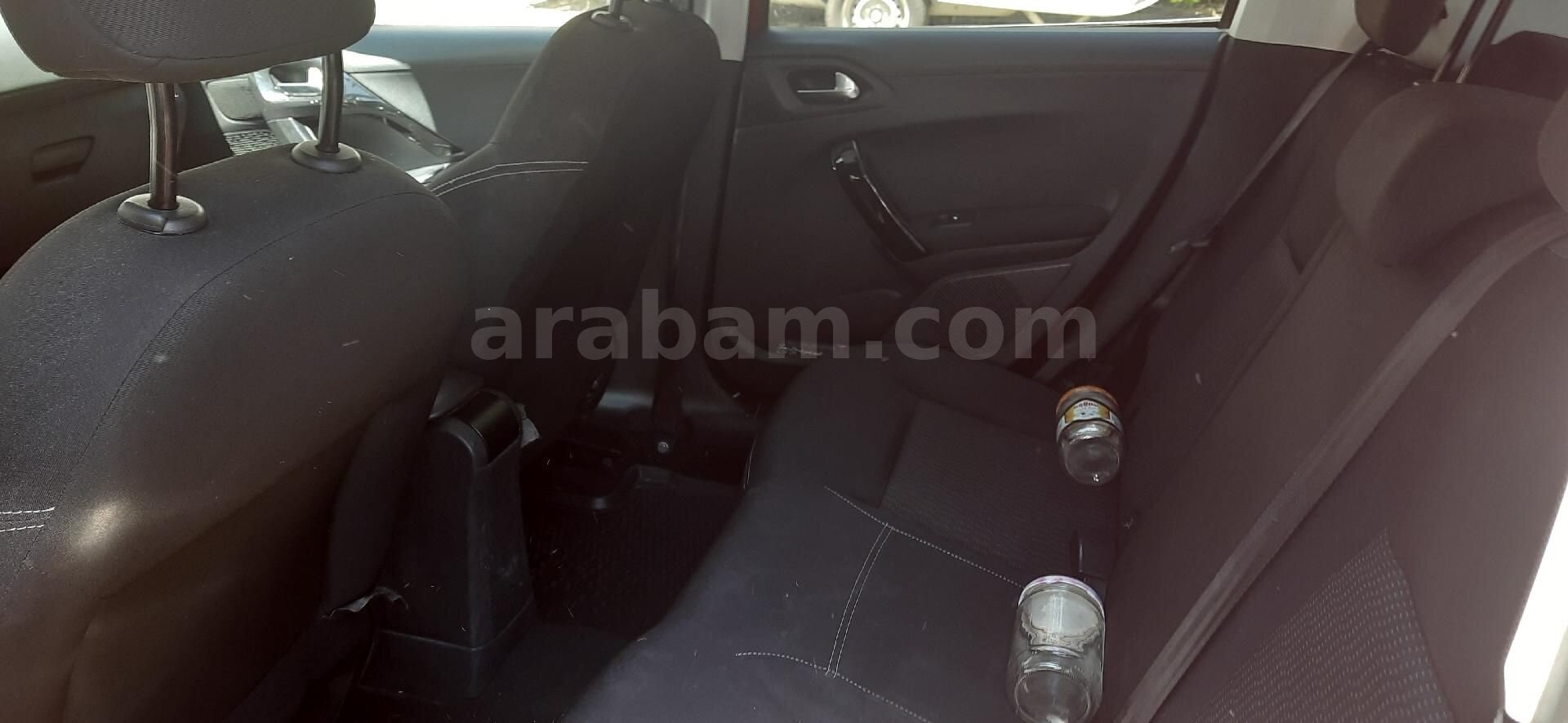 Sahibinden Peugeot 208 1.6 BlueHDi Active 2017 Model Bursa 92.000 km Kırmızı 7