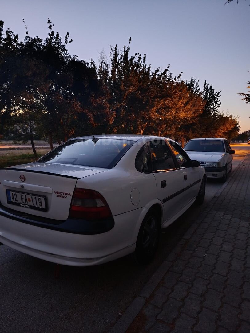 Sahibinden Opel Vectra 2.0 GLS 1997 Model Konya 274.000 km Beyaz 6
