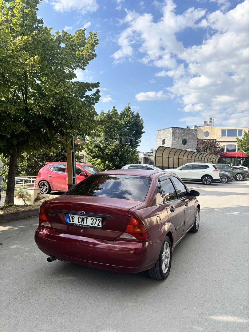 Sahibinden Ford Focus 1.6 Ambiente 2000 Model Ankara 295.000 km Bordo 7