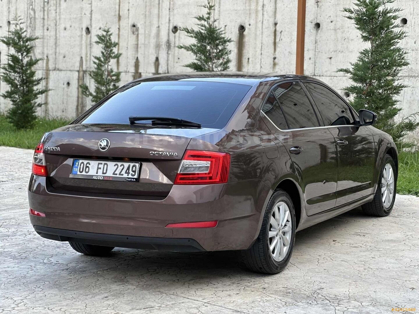 Galeriden Skoda Octavia 1.6 TDI Elegance CR 2013 Model Ordu 205.000 km Kahverengi 6