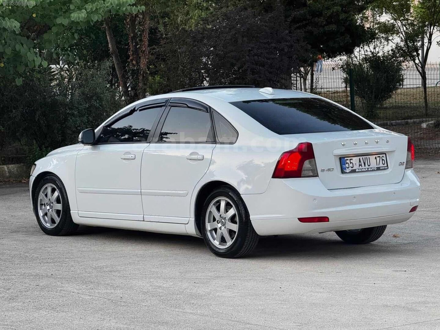 Galeriden Volvo S40 1.6 D 2011 Model Samsun 285.000 km Beyaz 6