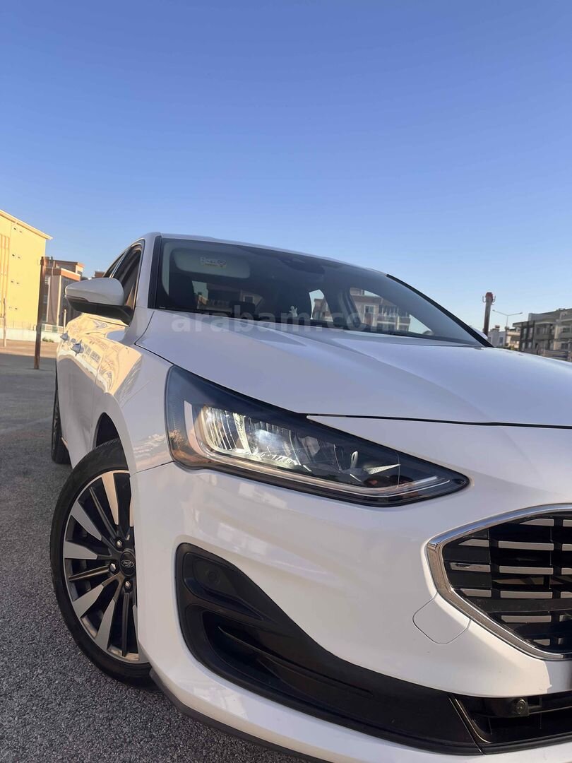 Sahibinden Ford Focus 1.0 EcoBoost Titanium Stil 2023 Model Adana 90.000 km Beyaz 4
