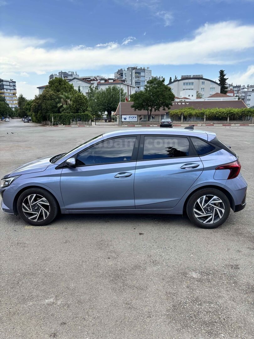 Sahibinden Hyundai i20 1.0 T-GDI Style 2025 Model Antalya 12.000 km Mavi (metalik) 5