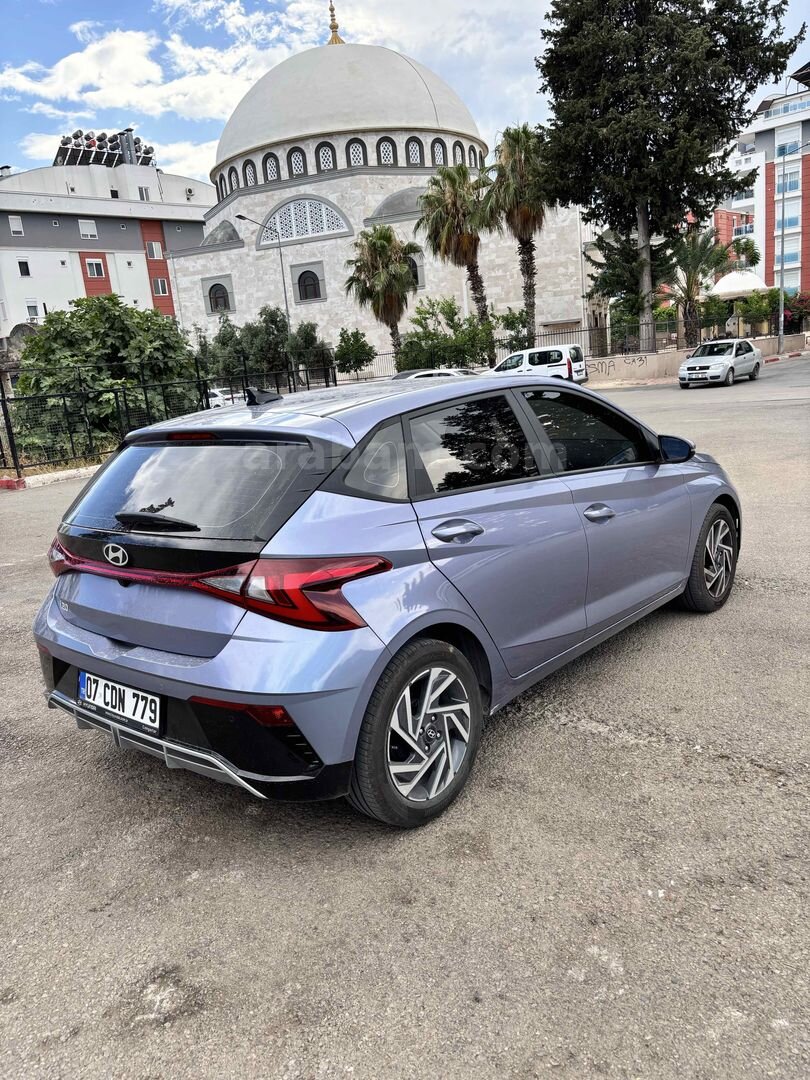 Sahibinden Hyundai i20 1.0 T-GDI Style 2025 Model Antalya 12.000 km Mavi (metalik) 3