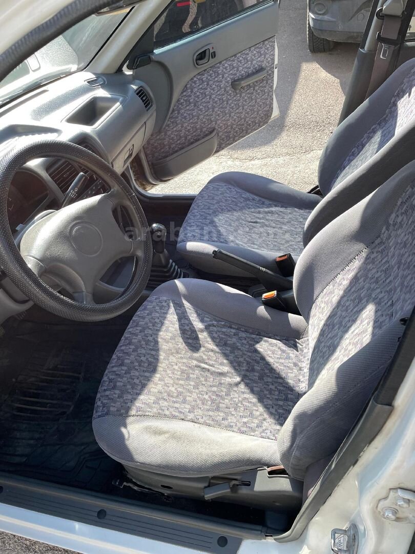 Sahibinden Suzuki Swift 1.3 GLX 2001 Model İzmir 153.000 km Beyaz 7