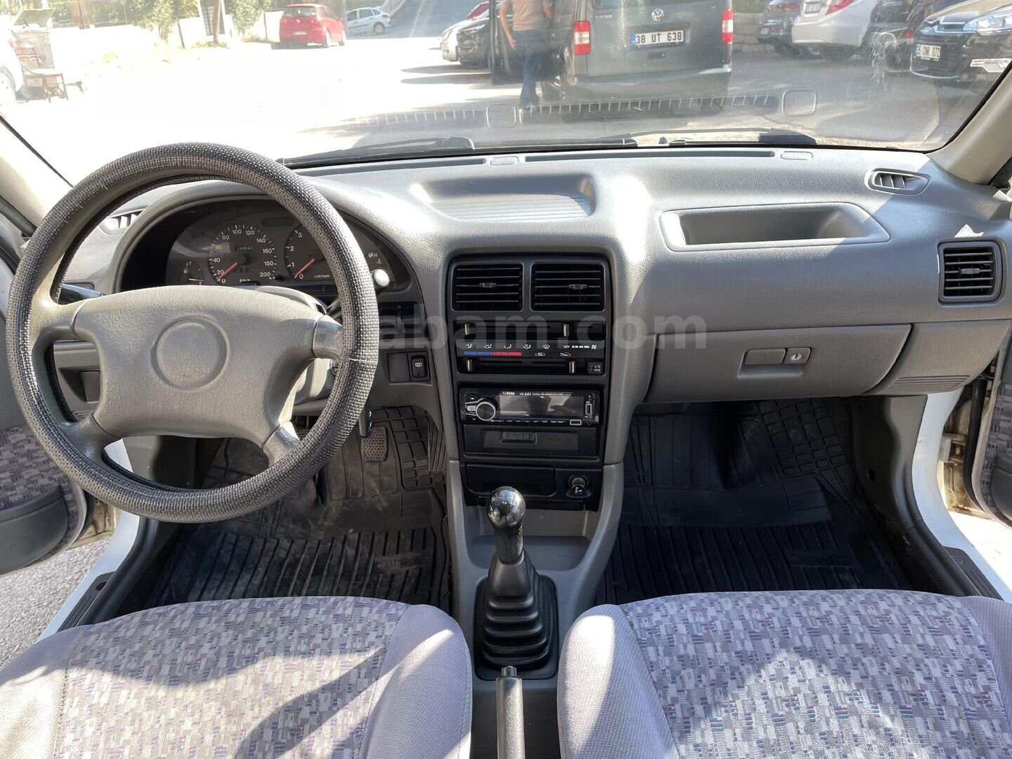 Sahibinden Suzuki Swift 1.3 GLX 2001 Model İzmir 153.000 km Beyaz 1