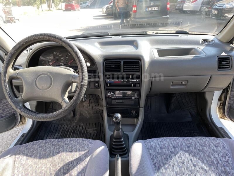 Sahibinden Suzuki Swift 1.3 GLX 2001 Model İzmir 153.000 km Beyaz