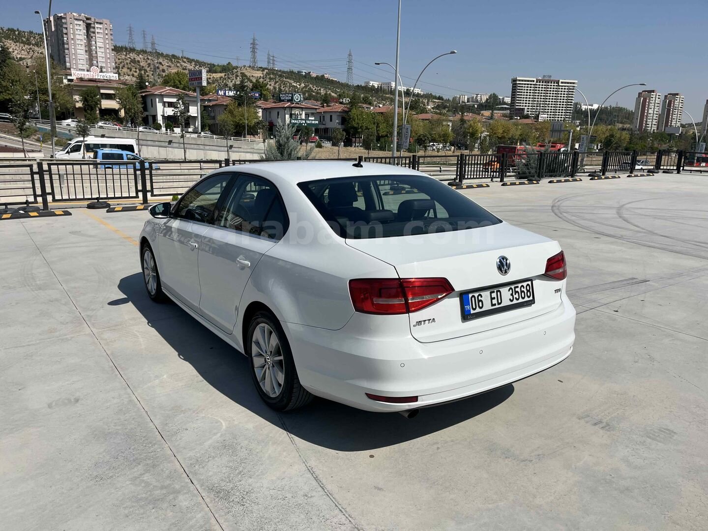 Sahibinden Volkswagen Jetta 1.6 TDi Comfortline 2014 Model Ankara 158.000 km Beyaz 4