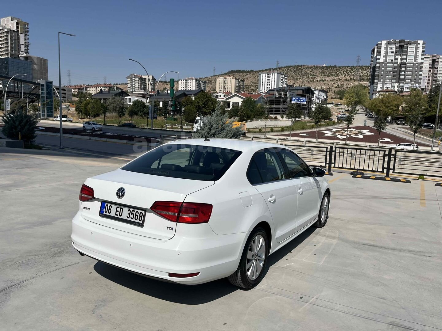 Sahibinden Volkswagen Jetta 1.6 TDi Comfortline 2014 Model Ankara 158.000 km Beyaz 7
