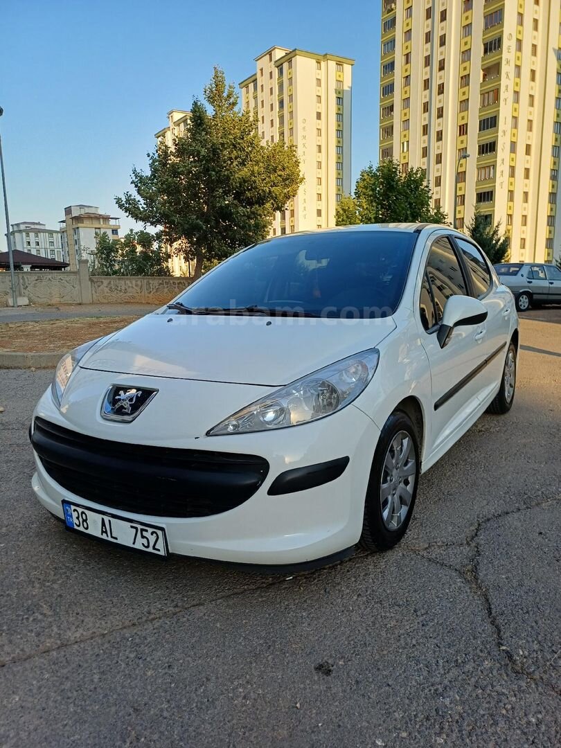 Sahibinden Peugeot 207 1.4 HDi Trendy 2008 Model Kahramanmaraş 220.000 km Beyaz 6