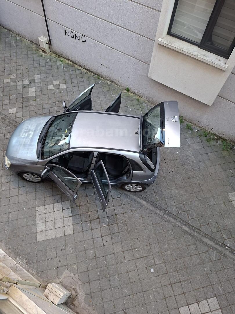 Sahibinden Opel Corsa 1.2 Twinport Essentia 2006 Model Yalova 200.000 km Gri (Gümüş) 3