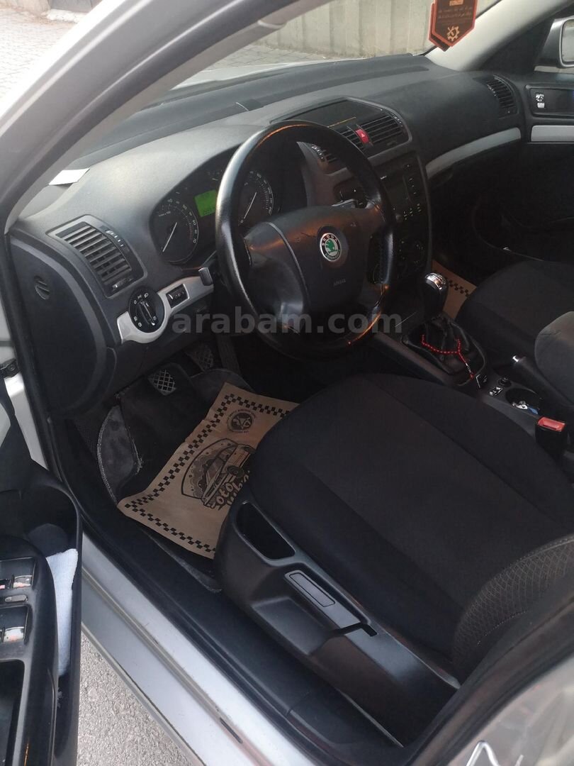 Sahibinden Skoda Octavia 1.6 Ambiente 2005 Model Konya 299.500 km Gri 7