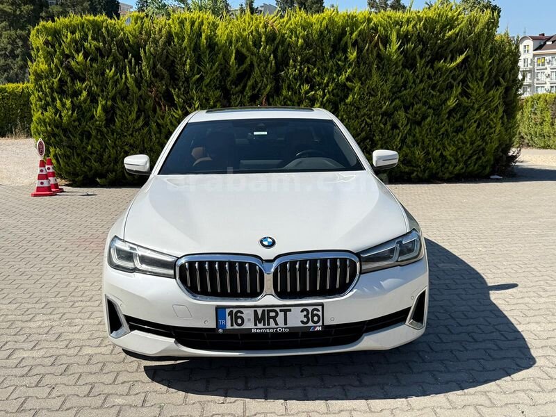 Sahibinden BMW 5 Serisi 530i xDrive Special Edition Luxury 2021 Model Bursa 73.500 km Beyaz